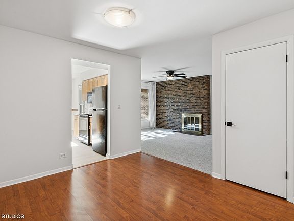 3rd image of 186 Grove Ave Unit B