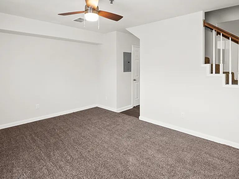 200 W Hill St #200 — Photo 19