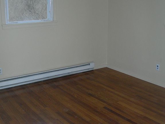 4th image of 310 Sandra Dr APT A