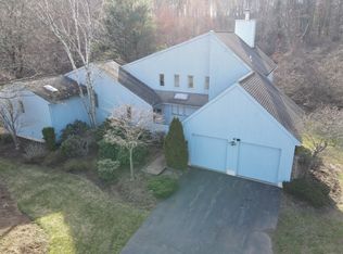 27 Westcliff Dr, West Hartford, CT 06117