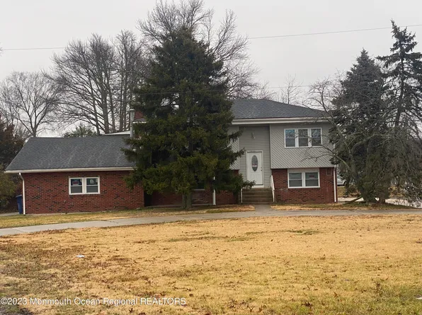 836 Radio Rd, Tuckerton, NJ 08087
