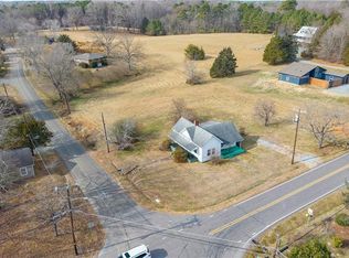 1004 W King St, Hillsborough, NC 27278