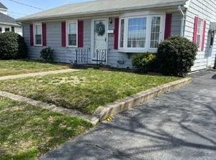 66 Manistee St, Pawtucket, RI 02861