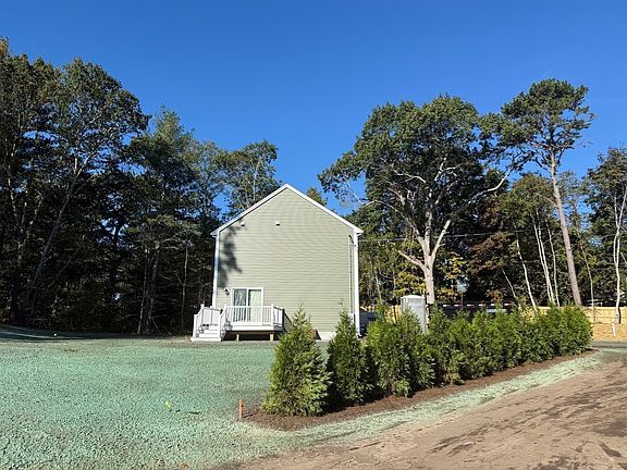 3rd image of 3 Cranberry Rd