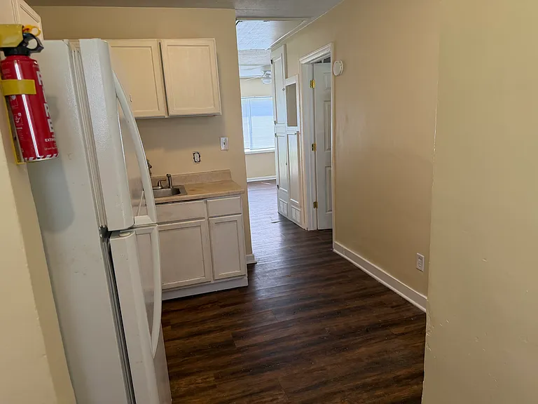 664 S Wheatland Ave — Photo 3