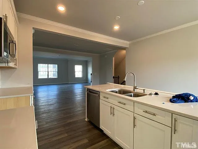 609 Gimari Dr — Photo 5
