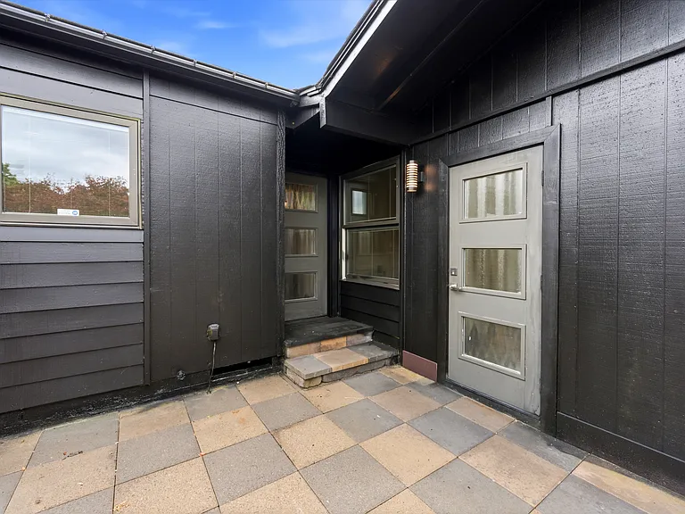 1670 Bellevue St SE — Photo 6