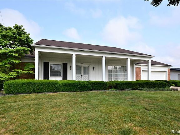 2nd image of 35215 Hatherly Pl
