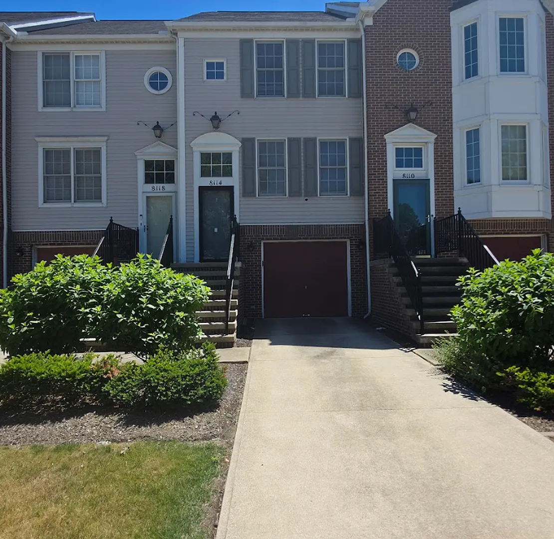 Single Family Home 2 beds 1 Full bath and 1 Half bath Available Now! — Photo 1