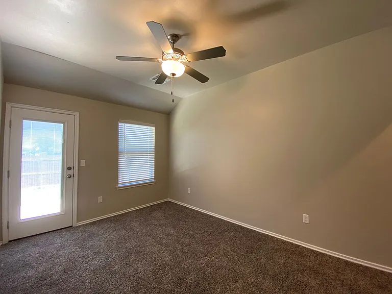 5220 Oakwood Villas Ct — Photo 18
