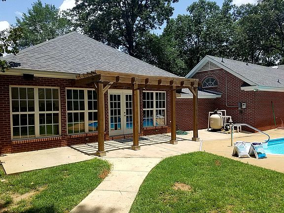 2nd image of 4725 Deatsville Hwy