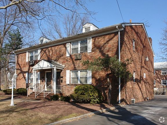 2nd image of 2063-65 Saint Georges Ave W #8461043ad