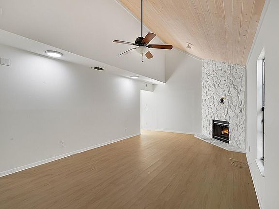 4th image of 376 20th Avenue