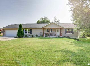 1113 N 5th St, Clinton, IA 52732