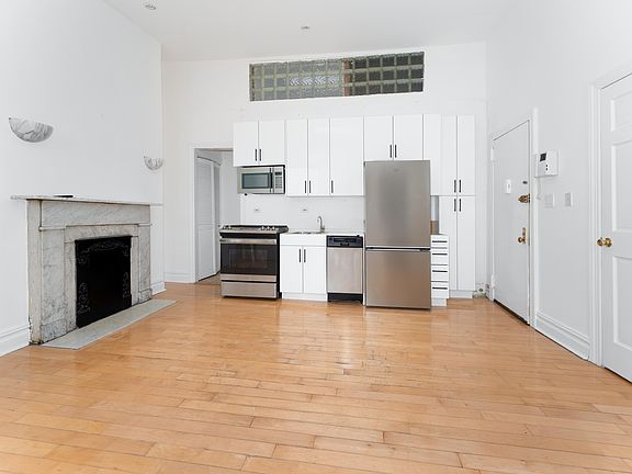 4th image of 104 E 17th St APT 3R