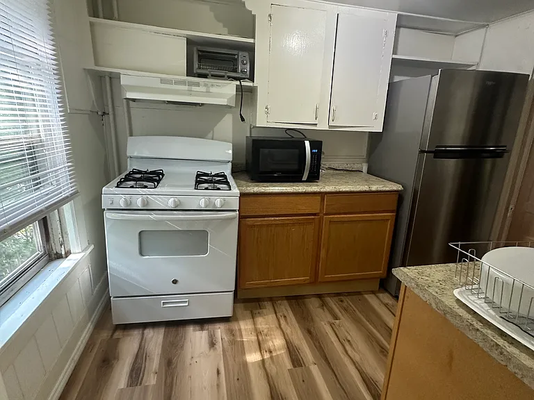 511 E Buffalo St #3 — Photo 6