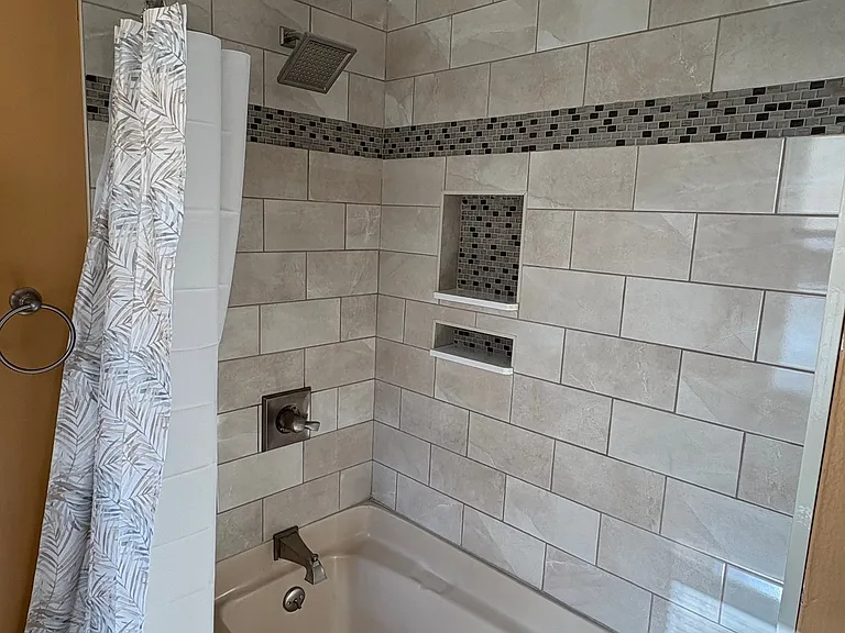 30 Whitman Ave — Photo 14