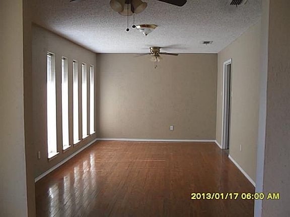 5th image of 106 Westlawn Dr