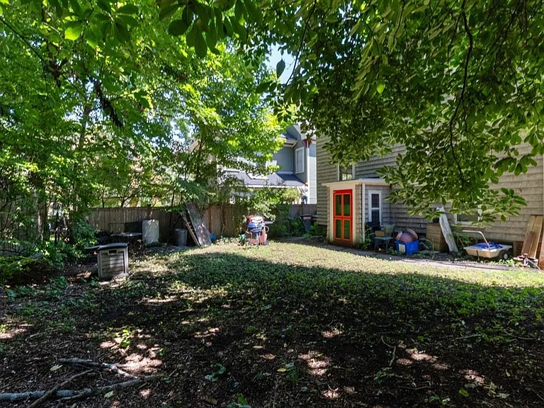 7 Burr St #1 — Photo 34