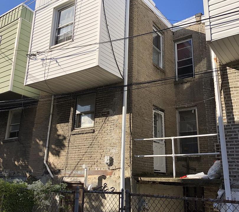2nd image of 1055 S 53rd St