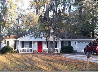 615 Leaning Oaks Dr, Savannah, GA 31410