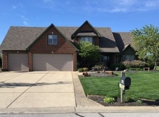 5558 W Baywood Dr, New Palestine, IN 46163