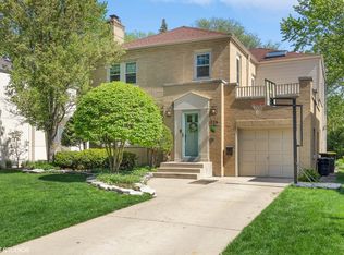 526 Uvedale Rd, Riverside, IL 60546