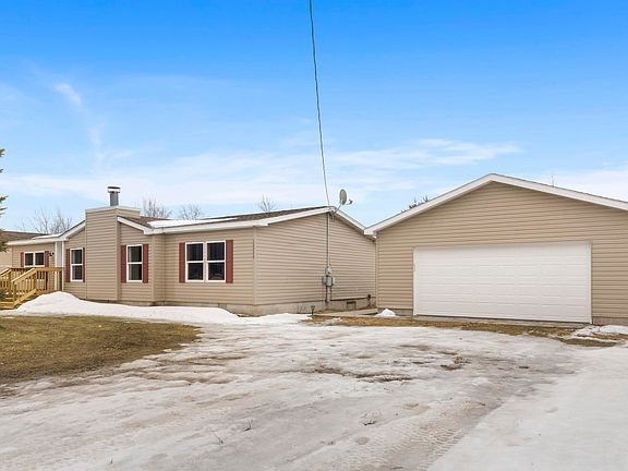 2nd image of 15055 Beecher Ave