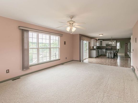 4th image of 5120 Greenbank Dr