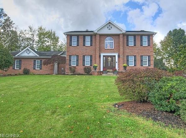 1st image of 216 Misty Woods Ct