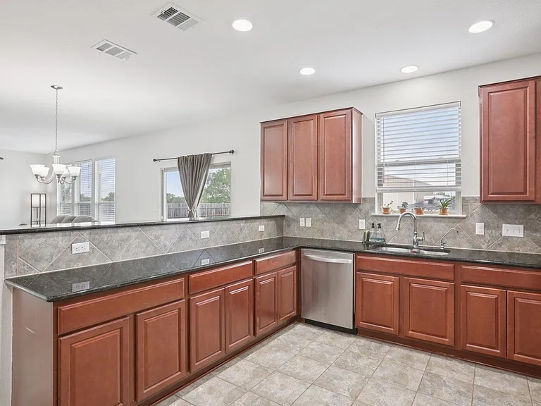 132 Brittany Ln — Photo 12