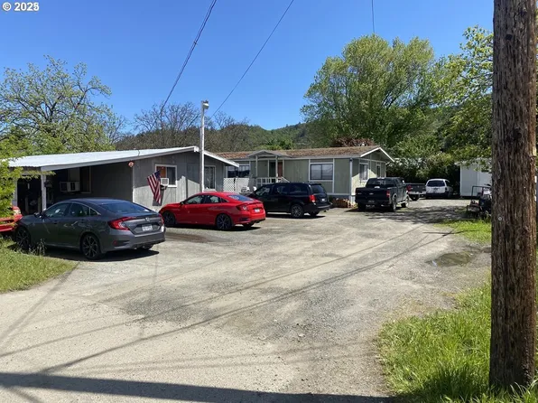 1110 N Old Pacific Hwy, Myrtle Creek, OR 97457