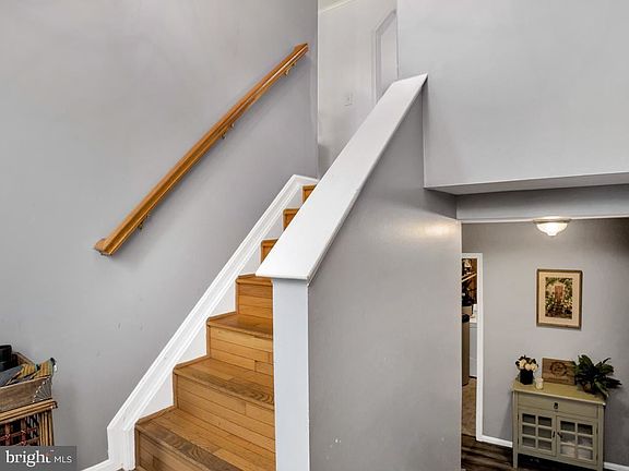 4th image of 19 Plumosa Dr