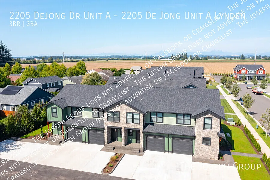 Inviting 3BR/2.5BA Apartment Home in Lynden! — Photo 1