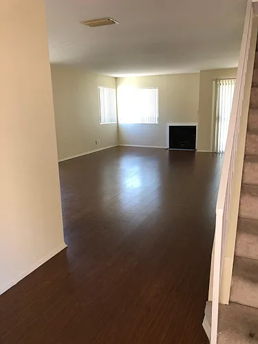 401 W Dryden St #211 Photo 1
