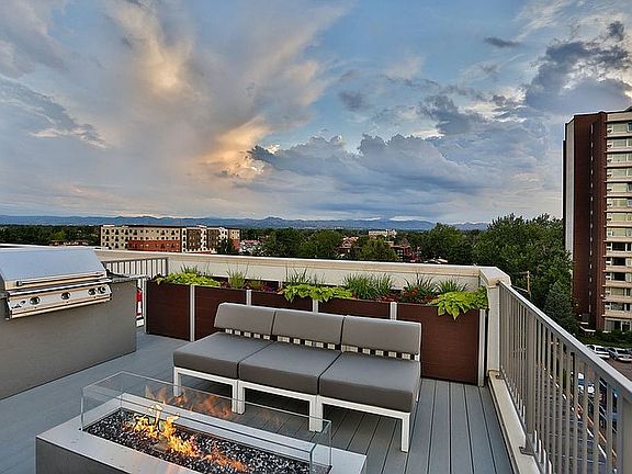 ba_xatsloans_rooftop2_1024x665