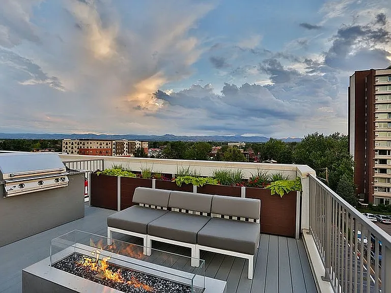 ba_xatsloans_rooftop2_1024x665