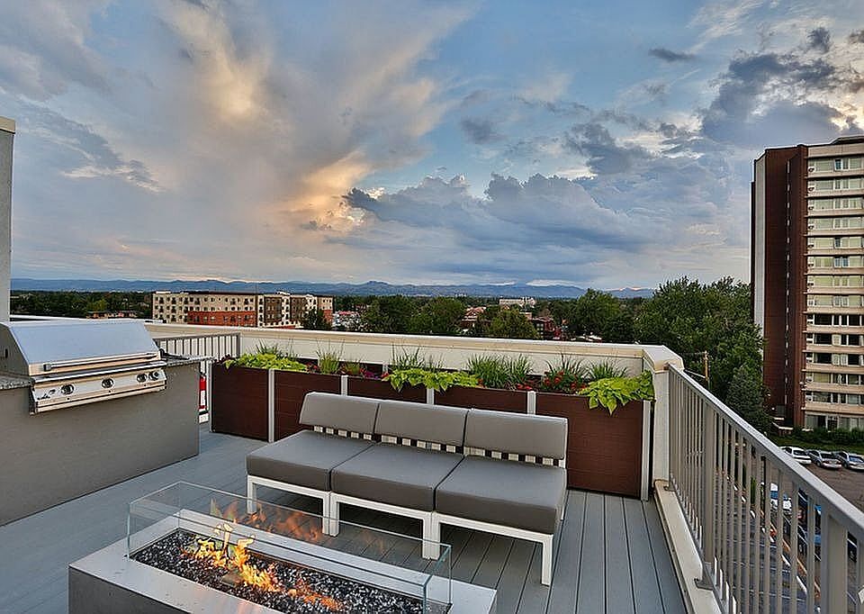 ba_xatsloans_rooftop2_1024x665