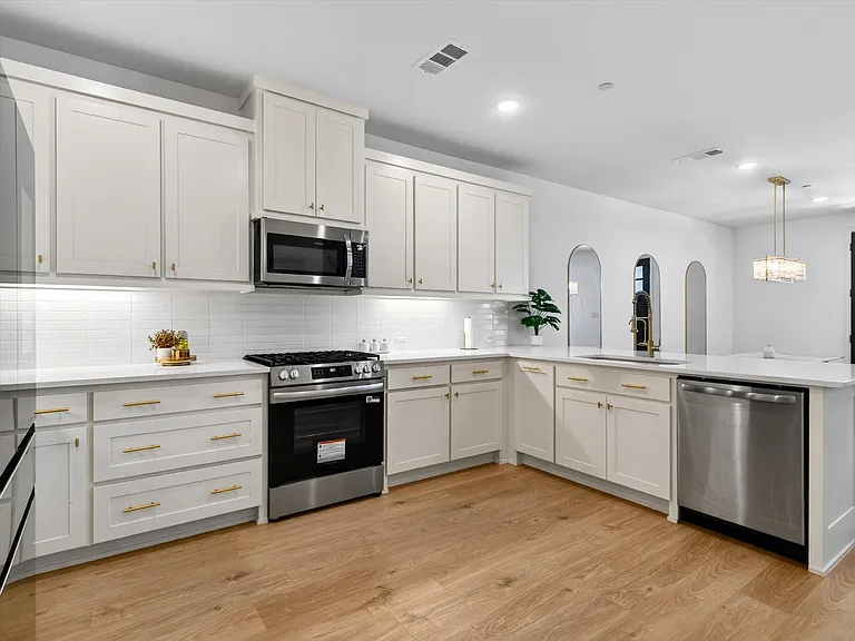 8900 Magnet Dr — Photo 11