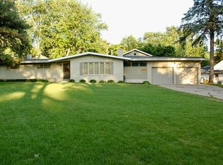 2209 S 88th St, Omaha, NE 68124