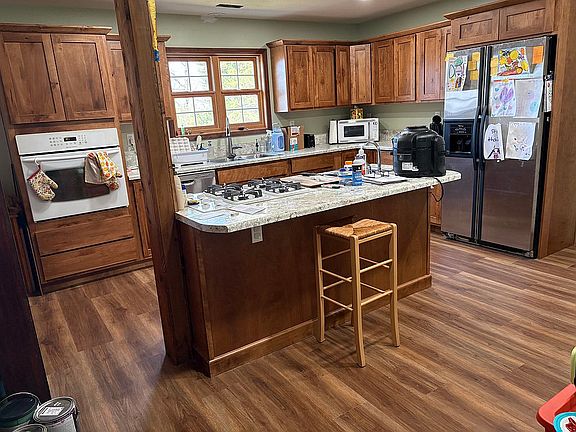 4th image of 289 Rocky Knoll Rd