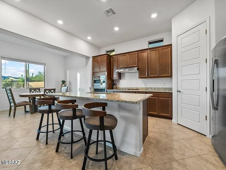 10623 N Iron Peak Dr — Photo 12