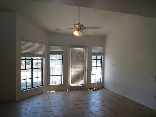 2 bed, 1.5 bath, 864 sqft, $1,500 — Photo 4