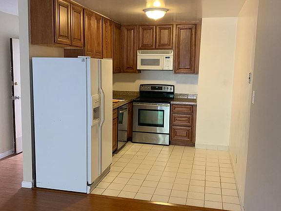4th image of 895 Bellevue Ave #3