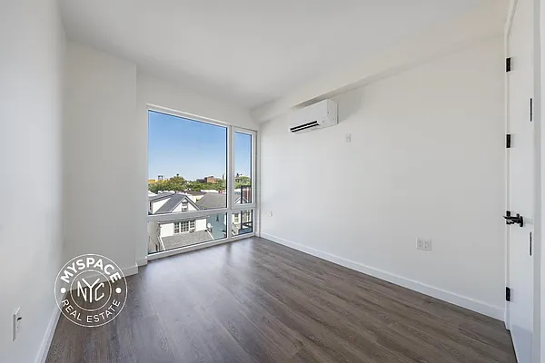 Rented by MySpaceNYC | media 8