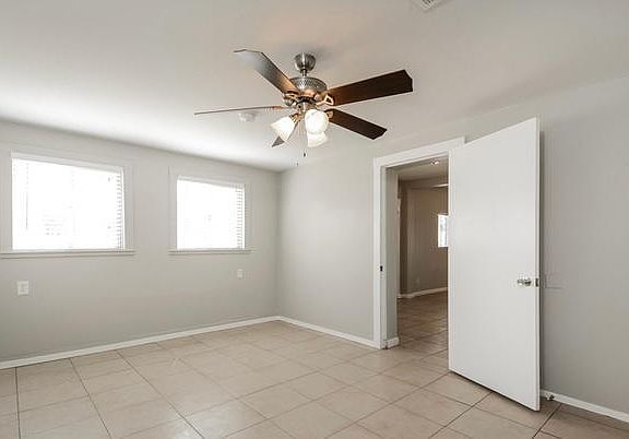 2nd image of 3302 N Los Altos Ave