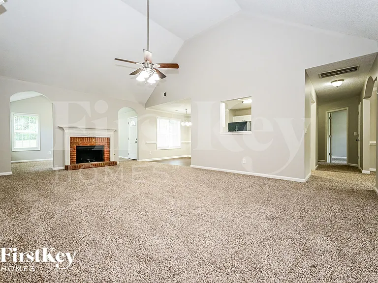 3349 Meadovista Dr — Photo 2