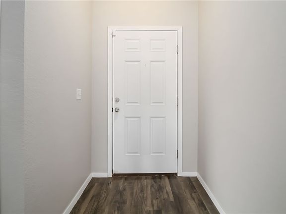 5th image of 1721 Hermitage Dr