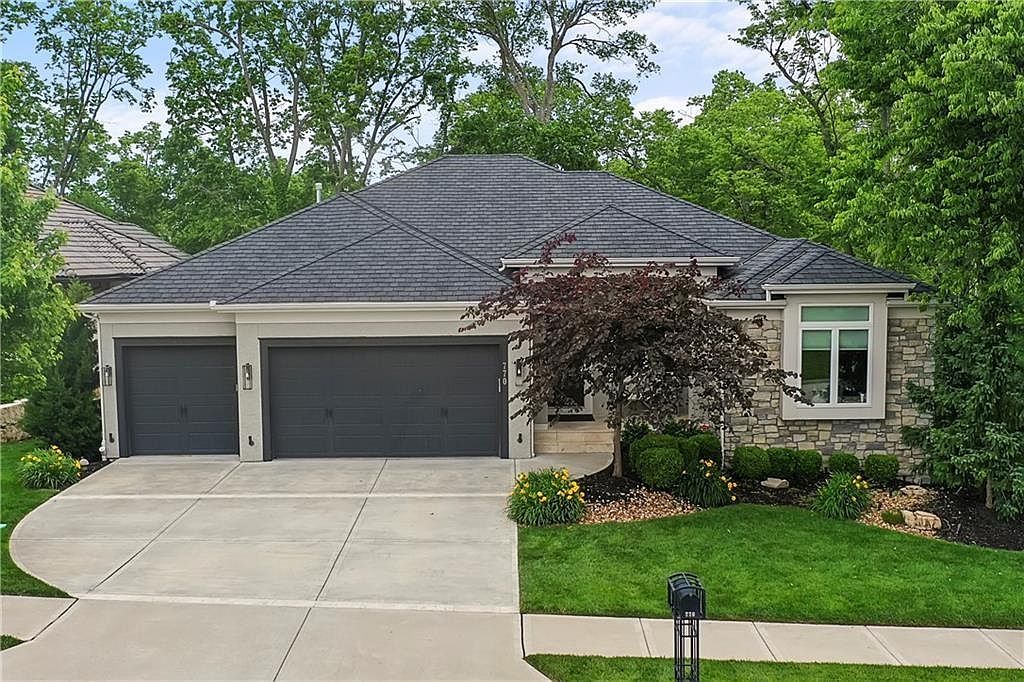 770 Suffolk Ln