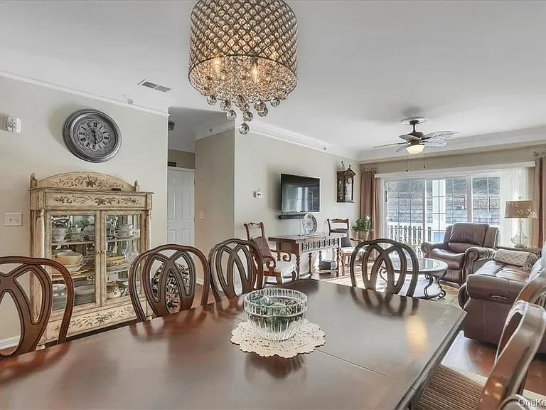 2814 Bennington Dr — Photo 9
